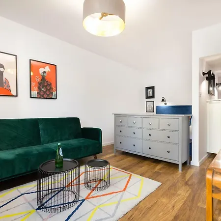 Independence Museum Charming By Bookinghost * Varsó