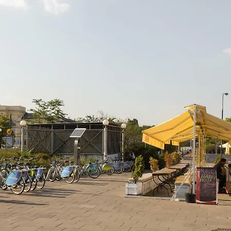 Independence Museum Charming By Bookinghost Varsóvia