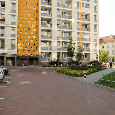 Independence Museum Charming By Bookinghost * Βαρσοβία