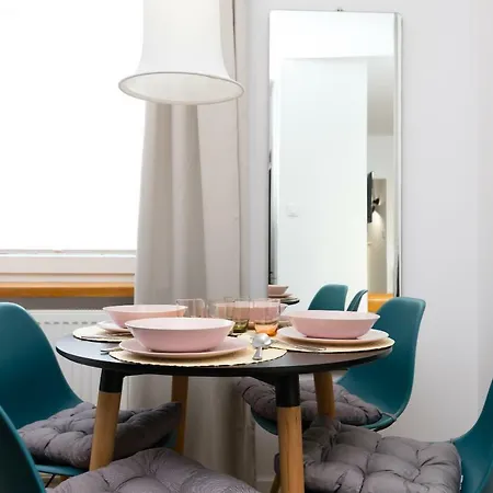 Independence Museum Charming By Bookinghost * Βαρσοβία