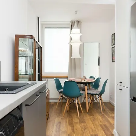 Independence Museum Charming By Bookinghost * Βαρσοβία